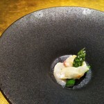 シャテーニュ - 豊後水道の牡丹鯛とグリーンアスパラのサラダ仕立て
