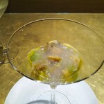 シャテーニュ - 空豆と鮑のジュレ寄せ