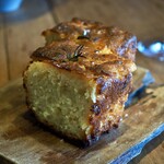 restaurant KAM﻿ - ローズマリーと玉ねぎのフォカッチャ