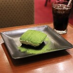 丸の内 CAFE 会 - 宇治抹茶ティラミス