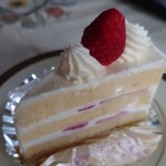 湘南菓子工房ヒラオカ - 苺のショート