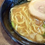 Ie Kei Ramen Riku - あっさりめで鶏感を感じるスープ。