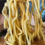 豚骨醤油ラーメン 王道家 - 麺リフトアップ