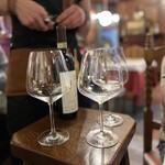 Cantine Barbaroux - 良いワインにはボウルの大きなグラスが使われる