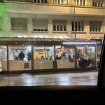 Cantine Barbaroux - Centro を外れた場所にある Barに集う若者