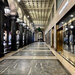 Cantine Barbaroux - 大勢いた人々は皆、食事中なので歩いている人は少ない