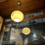 Cantine Barbaroux - いつもの窓際の席