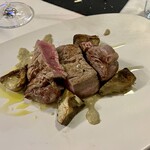 Cantine Barbaroux - Fassone とは、ピエモンテ牛のこと。カルチョーフィのフリットとソース