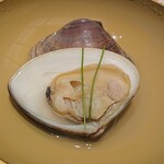 鮨 一海 - 蛤酒蒸し　大きいサイズです！！