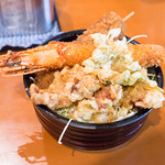 Tukiji No Kujira - 登美粋丼（正面）