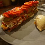 キュイジーヌR - 苺とピスタチオのミルフィーユ