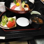 Kutsurogi Tei Yume Ya - 旬の鮮魚彩り丼