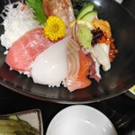 Kutsurogi Tei Yume Ya - 旬の鮮魚彩り丼1850円