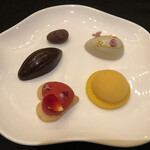 ガストロノミー ジョエル・ロブション - 