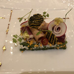 ガストロノミー ジョエル・ロブション - サヤインゲンのミモザ仕立て フォアグラのコポーと鴨の生ハムと共に