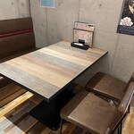 Sumiyaki Wain Shokudou Orusarino - テーブル席は2名～6名様。仕切りあり。最大18名様までご用意　#宴会#記念日#女子会