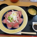 oumigyuusemmontadashin - ローストビーフ丼大盛り