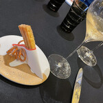 ガストロノミー ジョエル・ロブション - 手長エビと雲丹にベシャメルソースを合わせたサンドイッチ風