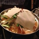 無国籍料理AJISAI - 辛味噌モツ鍋