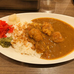 元町チキンカレーのお店 パルフェ - 漬物をトッピング♪