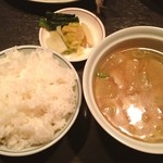 高田馬場のひもの屋 - 白いご飯、具沢山の汁物