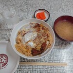 Sankin Shiyokudou - かつ丼 (800円)