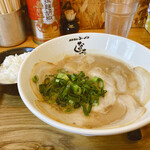 豚骨醤油ラーメン なかしょう - ラーメン並肉増し　ごはん小