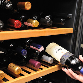 料理を引き立てるワインは充実◆お好みのペアリングでどうぞ