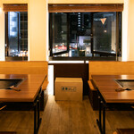 鉄板居酒屋こころ家門前仲町店 - テーブル席窓あけ