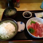 魚玉 - 中トロ刺身定食