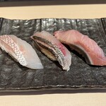 3 pieces of daily local fish sushi