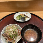 日本料理 太月 - ランチフルコース１７３２５円。新生姜の土鍋御飯に土佐造りのカツオを乗せて、いただきます。胡桃のタレもマッチした、ご馳走御飯です（╹◡╹）（╹◡╹）