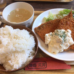 Mutsumibashi Sakaba Morino Kare- - タルタルアジフライ定食！