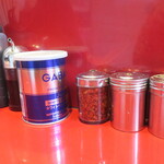 ラーメン二郎 - 卓上調味料