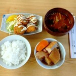 太湖 - ほたてフライ定食ライス極小440円。80円の赤だしを添えて。