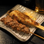 もつ焼き 涌谷 - 2013.2 なんこつ（220円）、涌谷焼（250円）