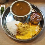 Curry House カリー座 - 3種あいがけカレー + パキスタンカリー用トッピング：極チーズ