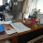 京町クロケットファミリー - 受付兼レジ