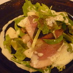 ラ・トリロジー - 鴨の自家製スモークハムとラ・フランスのサラダ ヨーグルトソース