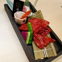 牛刺しと焼肉 仔虎 クリスロード店 - 