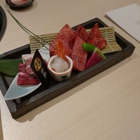 牛刺しと焼肉 仔虎 クリスロード店 - 