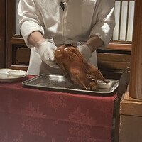 全聚徳 銀座店 - 分厚めに肉を切ってもらいました