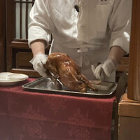 全聚徳 銀座店 - 目の前で調理