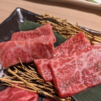 近江うし 焼肉 にくTATSU 青山本店 - 