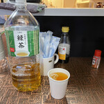 京ちゃん家の朝ごはん - お茶はセルフで。