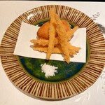 Takumi - 肉厚椎茸と海老の詰め物、白魚天
