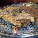 炭火焼肉 火の国 - 