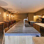 トトト - 内観正面