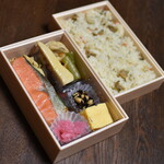 Ajino Hamatou - 紅鮭と炊込みご飯弁当（１，２８０円）２０２２年４月