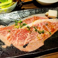 大徳壽 関内本店 - コースのお肉　5番目　軽く炙っていただくのですが上手く出来ずに大惨事(/≧◇≦＼)